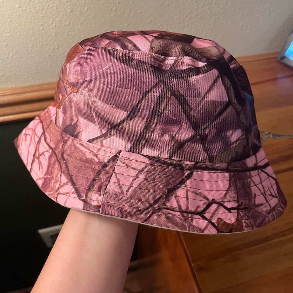 Bucket hat